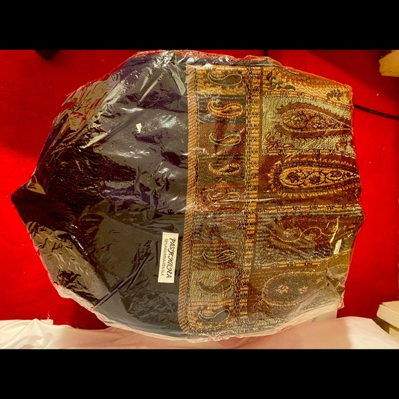 Black and bored paisley scarf - Picture 1 of 2